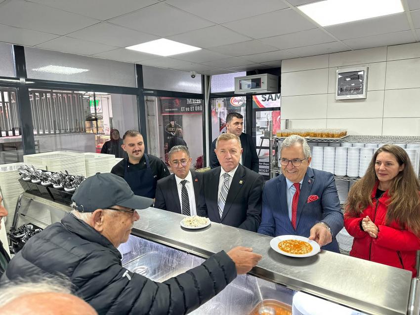 BANDIRMA’DA CUMHURİYET COŞKUSU: GELENEKSEL CUMHURİYET YEMEĞİ’NDE BİRLİK VE DAYANIŞMA MESAJI